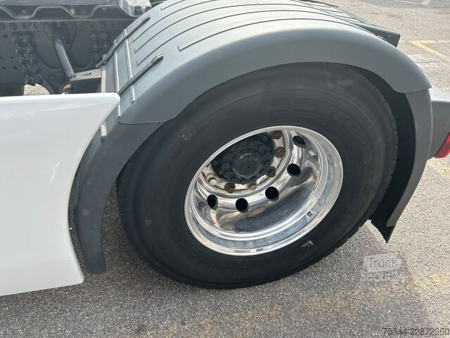 Standartinis vilkikas Iveco S-WAY 490