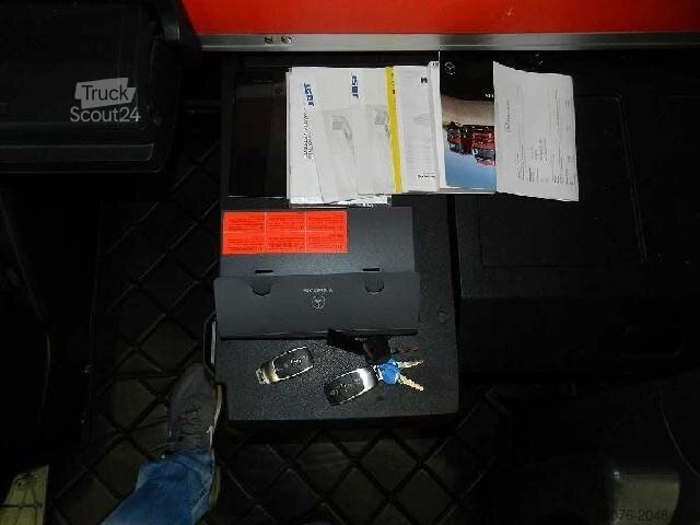 Standaard trekker MERCEDES-BENZ MB 1863 LS Gigaspace Solostar Nebenantrieb