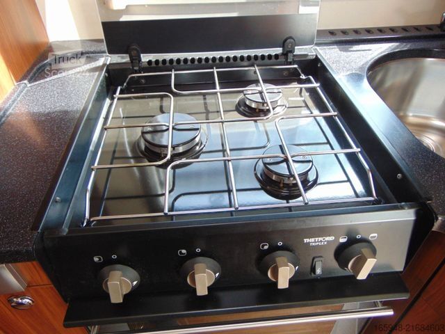 Teilintegriertes Wohnmobil MERCEDES-BENZ ADRIA POLARIS mit ALDE Heizung