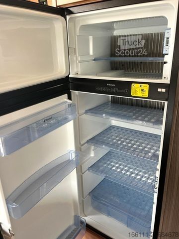 Półzintegrowany kamper KNAUS Sky TI 700 MEG  Siver Selection - Einzelbetten