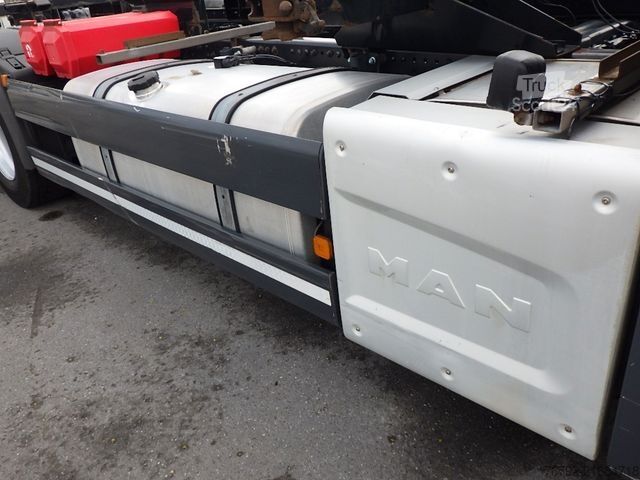 Autocamion cu caroserie interschimbabilă MAN TGX 26.440 LL XLX/BDF/LBW 2to/Ret./AHK/Lenkachse