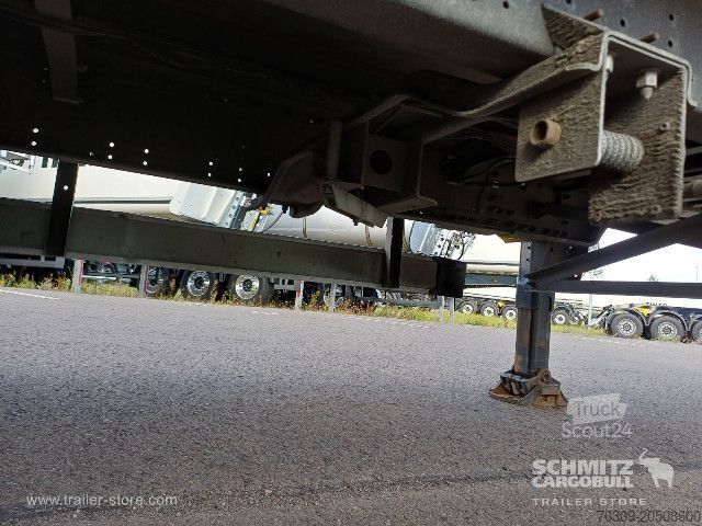 Auflieger mit Pritsche & Plane Schmitz Cargobull Curtainsider Mega Getränke