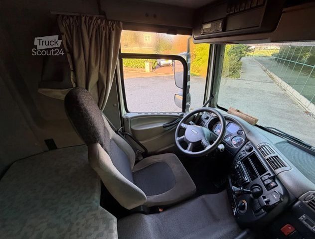 Skříňový nákladní automobil DAF CF 65 EURO 5 ONLY 202.000 KM TAIL LIFT HOLLAND-T