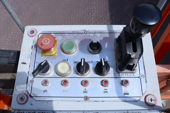 Pont élévateur à ciseaux JLG SL320-30 Diesel, 4x4 Drive, 34m Working Height, 14