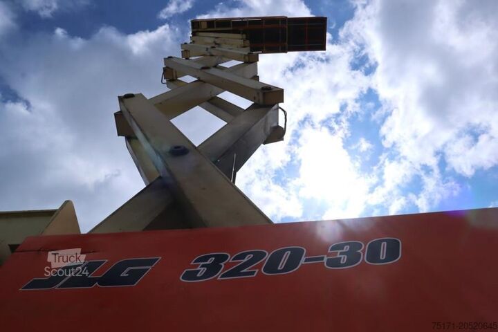 Pont élévateur à ciseaux JLG SL320-30 Diesel, 4x4 Drive, 34m Working Height, 14