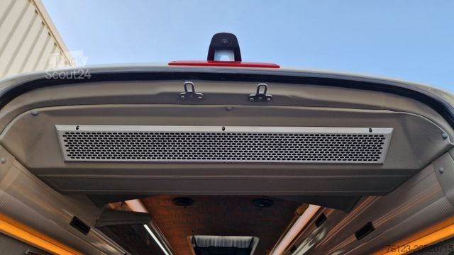 Miniautocarro MERCEDES-BENZ 515 Sprinter 22 Schlafsessel Vorlauffahrzeug 2x