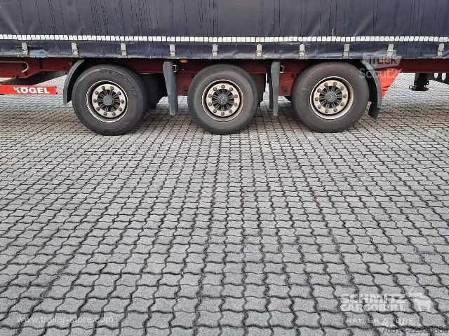 Åben sættevogn med presenning Kögel Curtainsider Mega