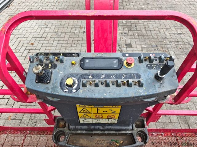 Teleskopisk platform JLG 660 SJ