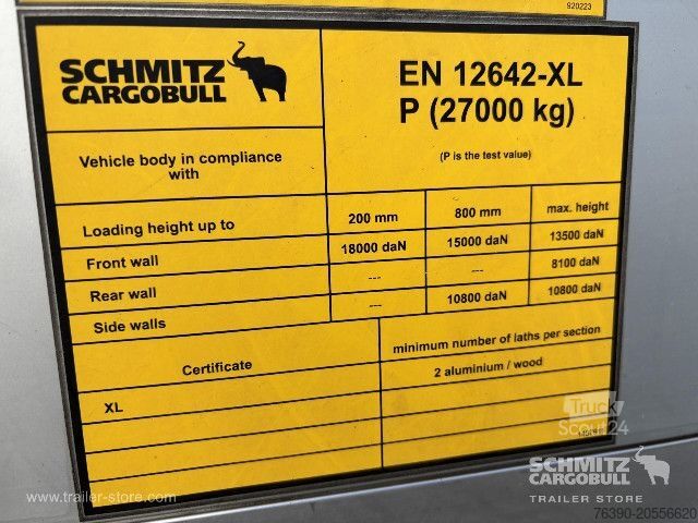 Auflieger mit Pritsche & Plane Schmitz Cargobull Semitrailer Curtainsider Standard