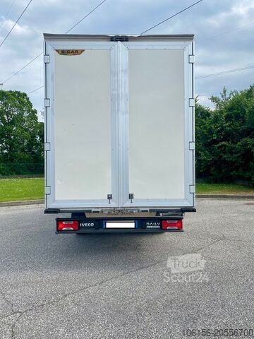IVECO DAILY 35C18 HI-MATIC BOX Iveco DAILY 35C18