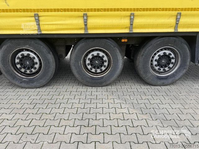 Öppen semitrailer med kapell Schmitz Cargobull Curtainsider Standard