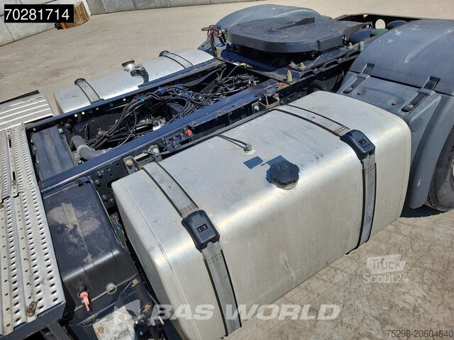 Standaard trekker MAN TGX 18.460 TGX 4X2 Retarder 2x Tanks XXL ACC