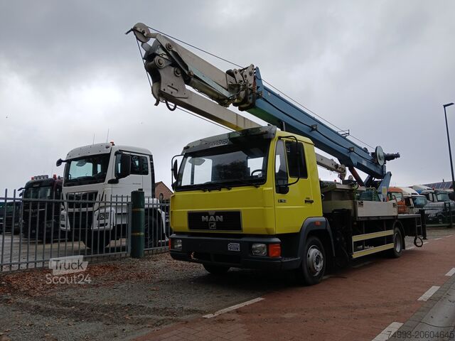 Кран для покрівельних робіт MAN 8163