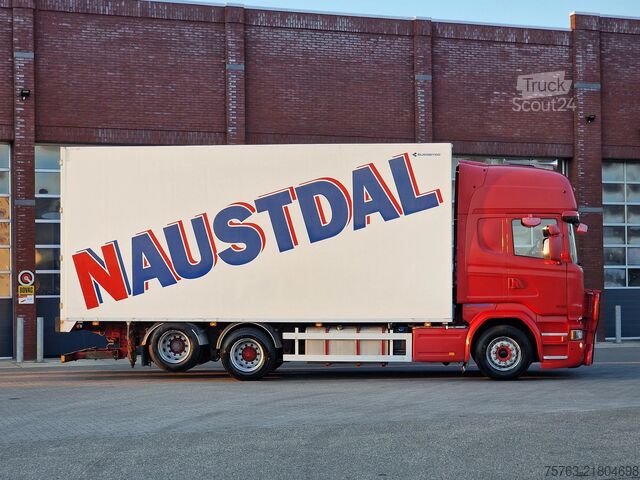 валіза Scania R580 V8 Topline 6x2 - Box with sidedoors - Reta...