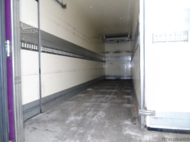 Transport réfrigéré/congélé Mercedes-Benz Antos 1924 + EURO 6 + CARRIER 950 MT