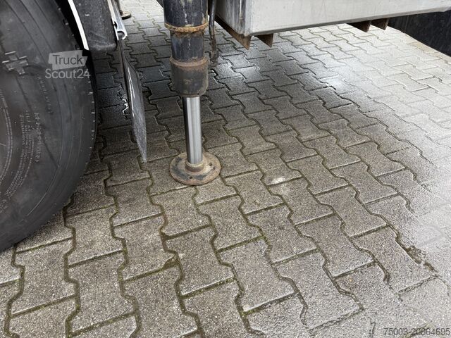 Tovornjak s ploščadjo Volvo FH12 420 6X2 Kran PM 30025 bis 26.5 Meter