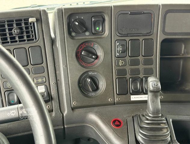 Vrachtwagen met bakwagen SCANIA P94-220 EURO 2 AIRCO MANUAL GEARBOX LAMBOO BOX T