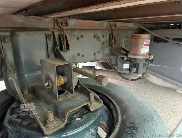 Vrachtwagen met bakwagen SCANIA P94-220 EURO 2 AIRCO MANUAL GEARBOX LAMBOO BOX T