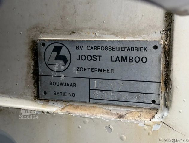 Vrachtwagen met bakwagen SCANIA P94-220 EURO 2 AIRCO MANUAL GEARBOX LAMBOO BOX T