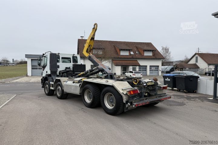 Abrollkipper Iveco 340T45 Trakker 8x4 Palfinger / Swiss-Vehicle