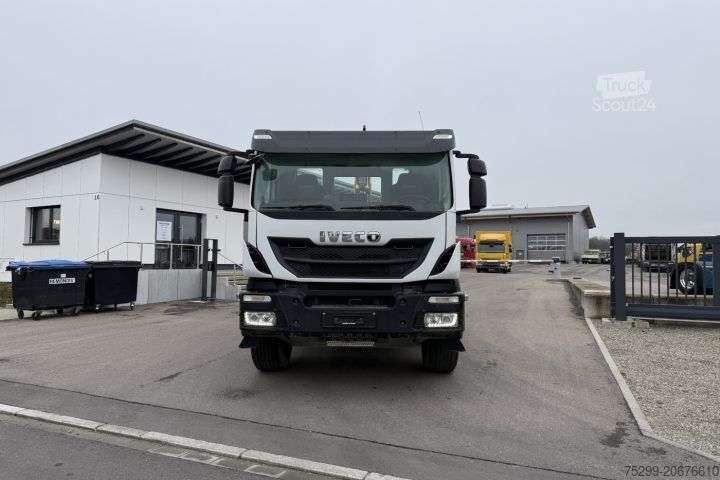 Abrollkipper Iveco 340T45 Trakker 8x4 Palfinger / Swiss-Vehicle