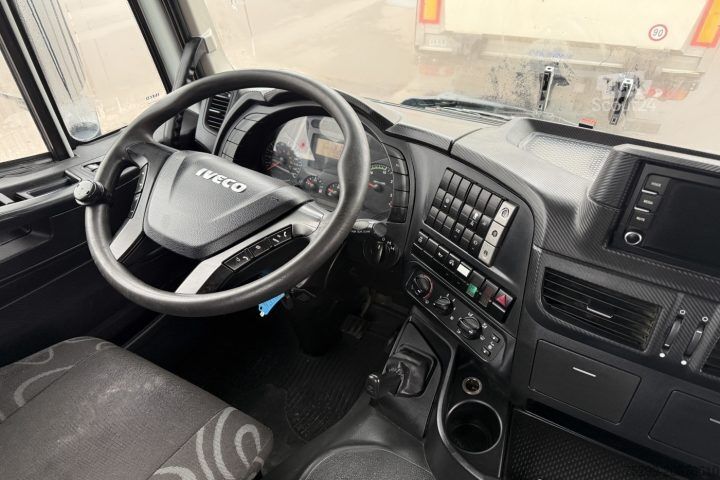 Abrollkipper Iveco 340T45 Trakker 8x4 Palfinger / Swiss-Vehicle