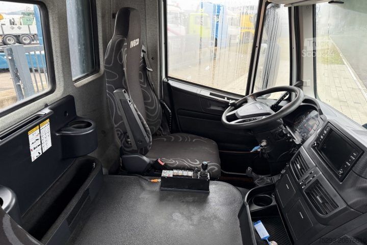 Abrollkipper Iveco 340T45 Trakker 8x4 Palfinger / Swiss-Vehicle