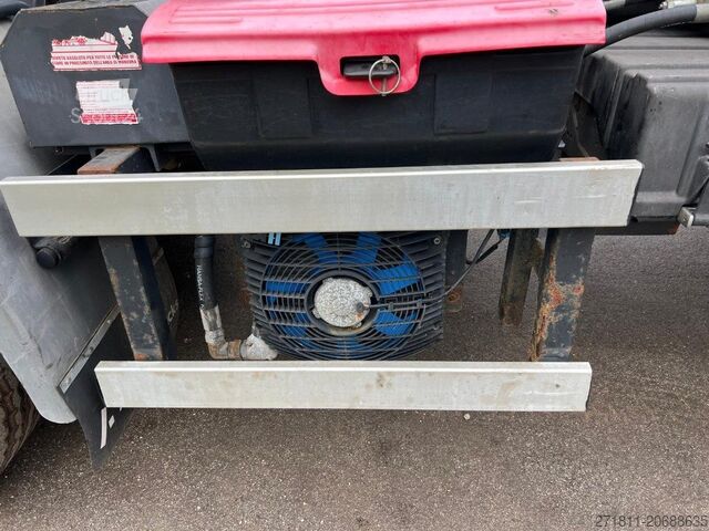 Roll-off tipper truck RENAULT RENAULT KERAX 320 SCARRABILE