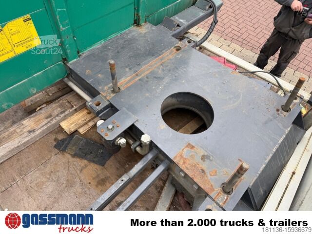 Вантажівка з відкритою платформою  Pritschenaufbau mit Platz für Kranmontage