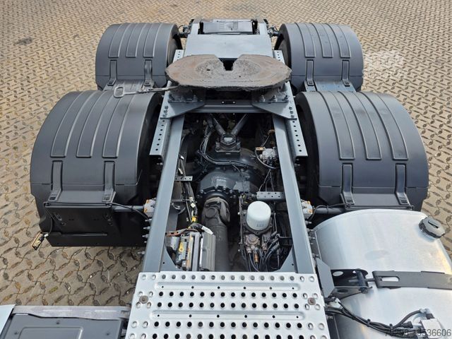 Стандартний тягач VOLVO FH 540 / Retarder / Standklima / TV / 6D