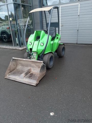 Kolový nakladač AVANT_TECNO 216