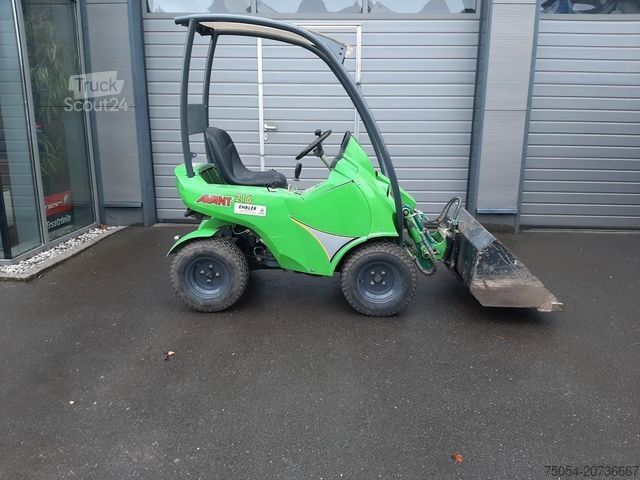 Kolový nakladač AVANT_TECNO 216