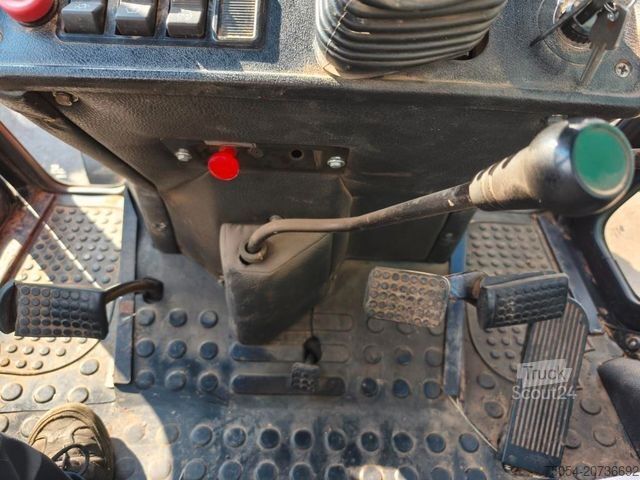 Tractor BELARUS MTS 572