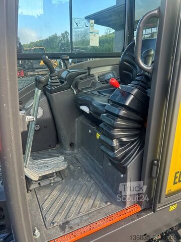 Mini-pelle Volvo EC 18 E