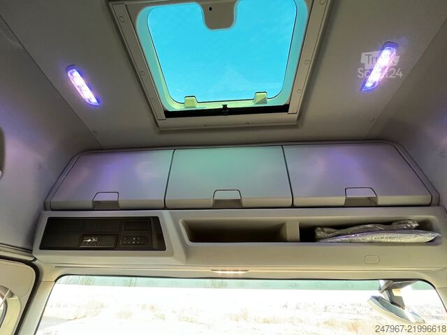 Sattelzugmaschine Mega / Ultra /LowLiner Ford F-MAX LL