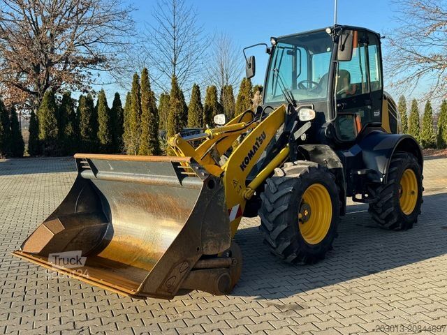 Wiellader KOMATSU WA 100M-8E0 Radlader 8 Ton - 3931 H - 0,75m³