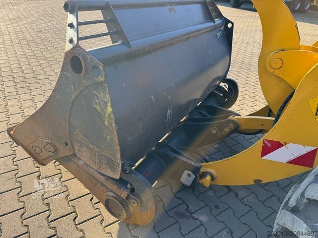 Wiellader KOMATSU WA 100M-8E0 Radlader 8 Ton - 3931 H - 0,75m³