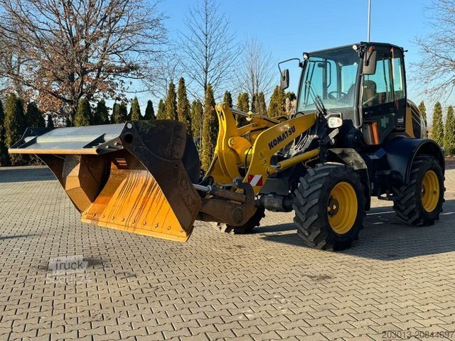 Wiellader KOMATSU WA 100M-8E0 Radlader 8 Ton - 3931 H - 0,75m³