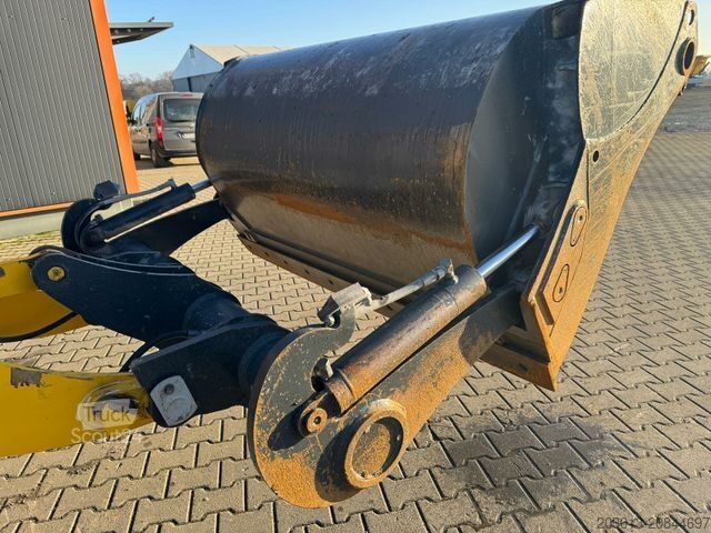 Wiellader KOMATSU WA 100M-8E0 Radlader 8 Ton - 3931 H - 0,75m³