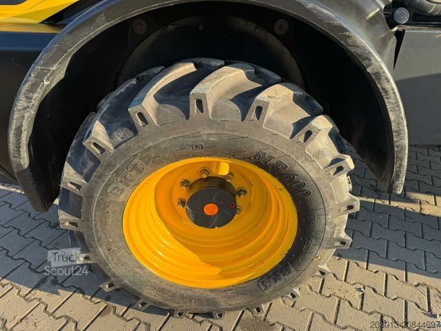 Wiellader KOMATSU WA 100M-8E0 Radlader 8 Ton - 3931 H - 0,75m³