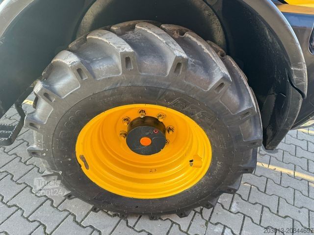 Wiellader KOMATSU WA 100M-8E0 Radlader 8 Ton - 3931 H - 0,75m³