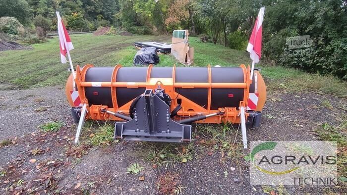 Mezőgazdasági gép BUCHER Municipal LC30