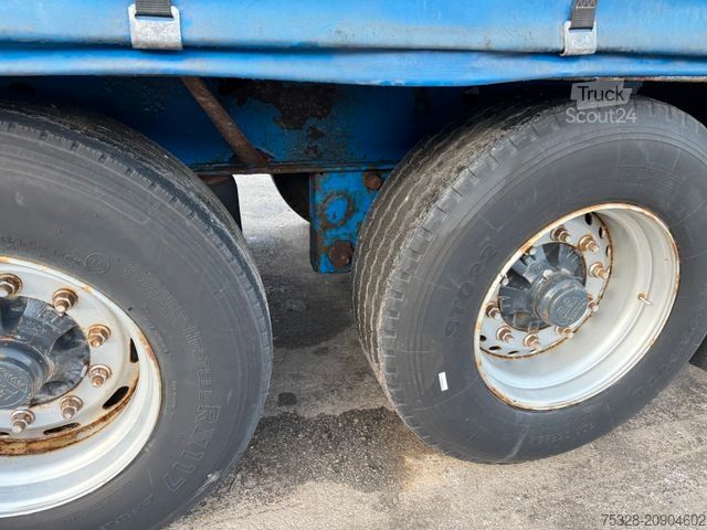 Semiremorcă deschisă cu prelată KÖGEL 3 Achs 6720Kg TÜV Boden Neu Reifen Neu