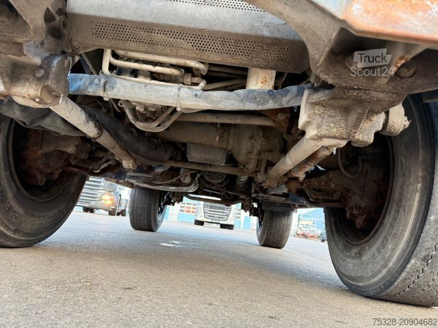 Camión volquete UNIMOG U 400 Dreiseitenkipper