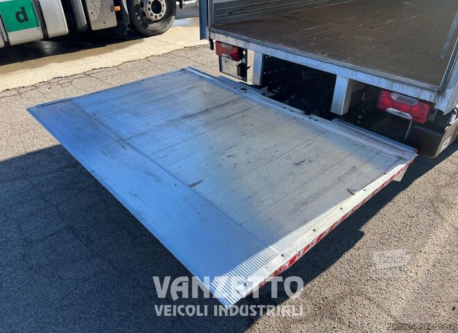 IVECO DAILY 35C14 FURGÓN CON PLATAFORMA ELEVADORA TRASERA Iveco Daily 35