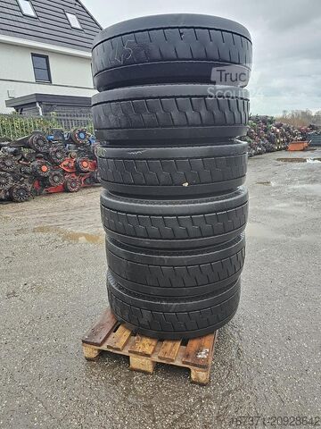 2015 MICHELIN 280/75 R 22.5 TERMINĀĻA TRAKTORA RIEPA, ĪPAŠI IZTURĪGA. MICHELIN 280/75 R 22.5 TERMNAL TRACTOR TIRE EXTRA HEAVY ...