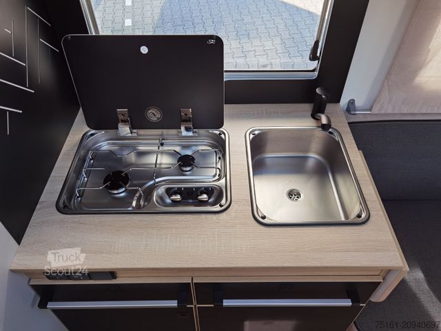 Halvintegreret autocamper CHAUSSON 650 TITANIUM / - 2026 - / 165PS - 8G. / HUBBETT