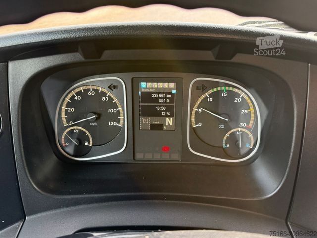 Autocarro con cassone MERCEDES-BENZ ATEGO 1224 L Koffer 7,20 m LBW 1,5 to.*Seitentür