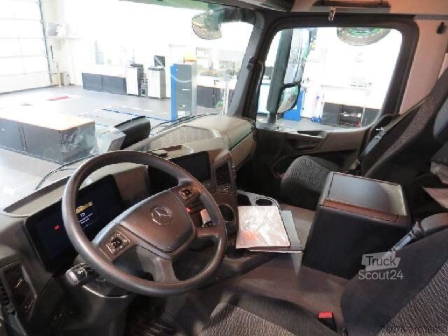 Camion caisson MERCEDES-BENZ 1824 L Koffer 7.2 Seitentür LBW 2t Kamera