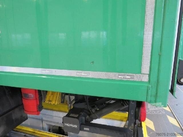 Camion caisson MERCEDES-BENZ 1824 L Koffer 7.2 Seitentür  LBW 2t Kamera